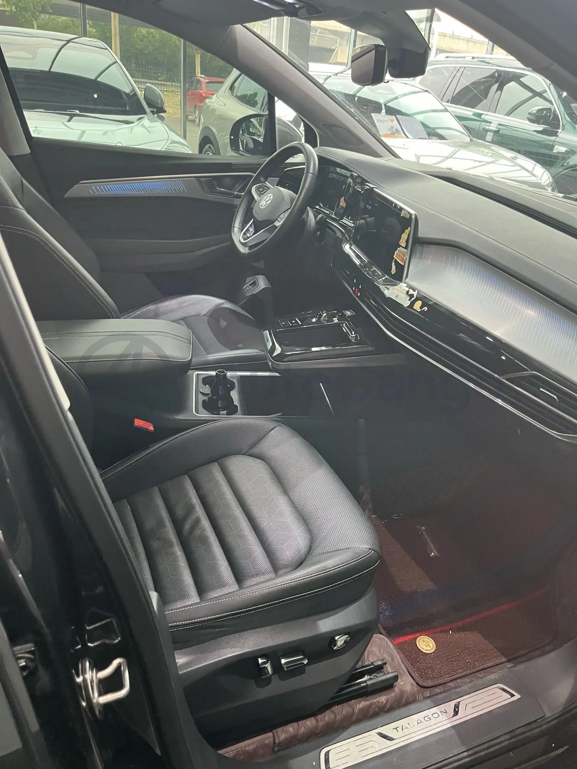 2021 Volkswagen Talagon 2.0T 220HP L4 7DCT,autocango,china used car exporter,china ev exporter,chinese used car exporter,chinese used ev exporter