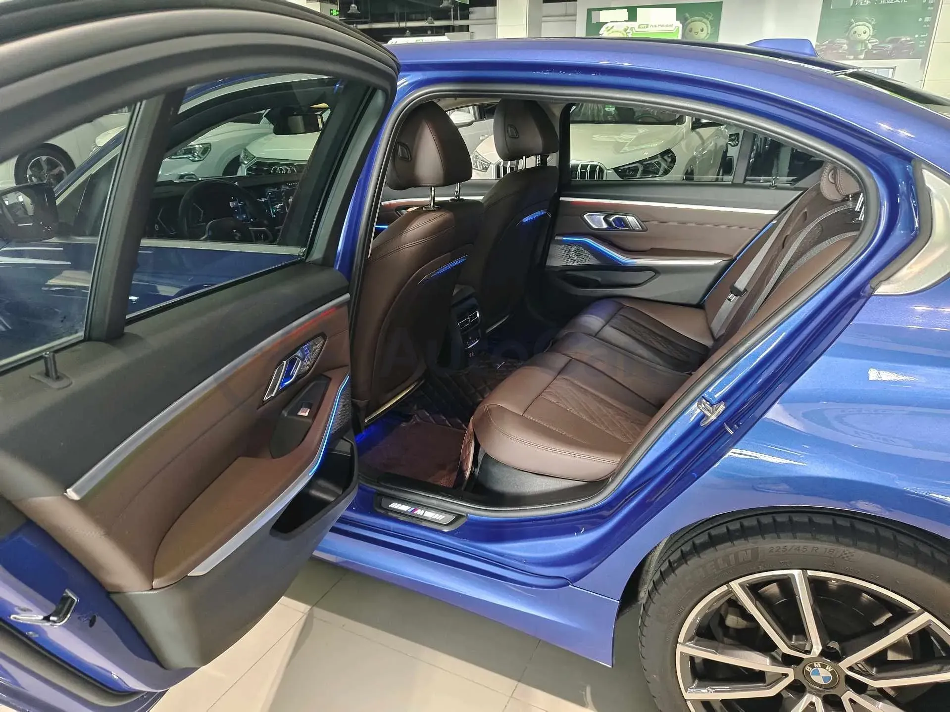 2023 BMW 3 Series 2.0T 156HP L4 8AT,autocango,china used car exporter,china ev exporter,chinese used car exporter,chinese used ev exporter