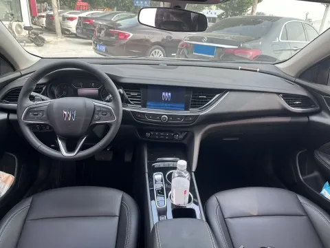 2025 Buick Regal 1.5T 169HP L4 9AT