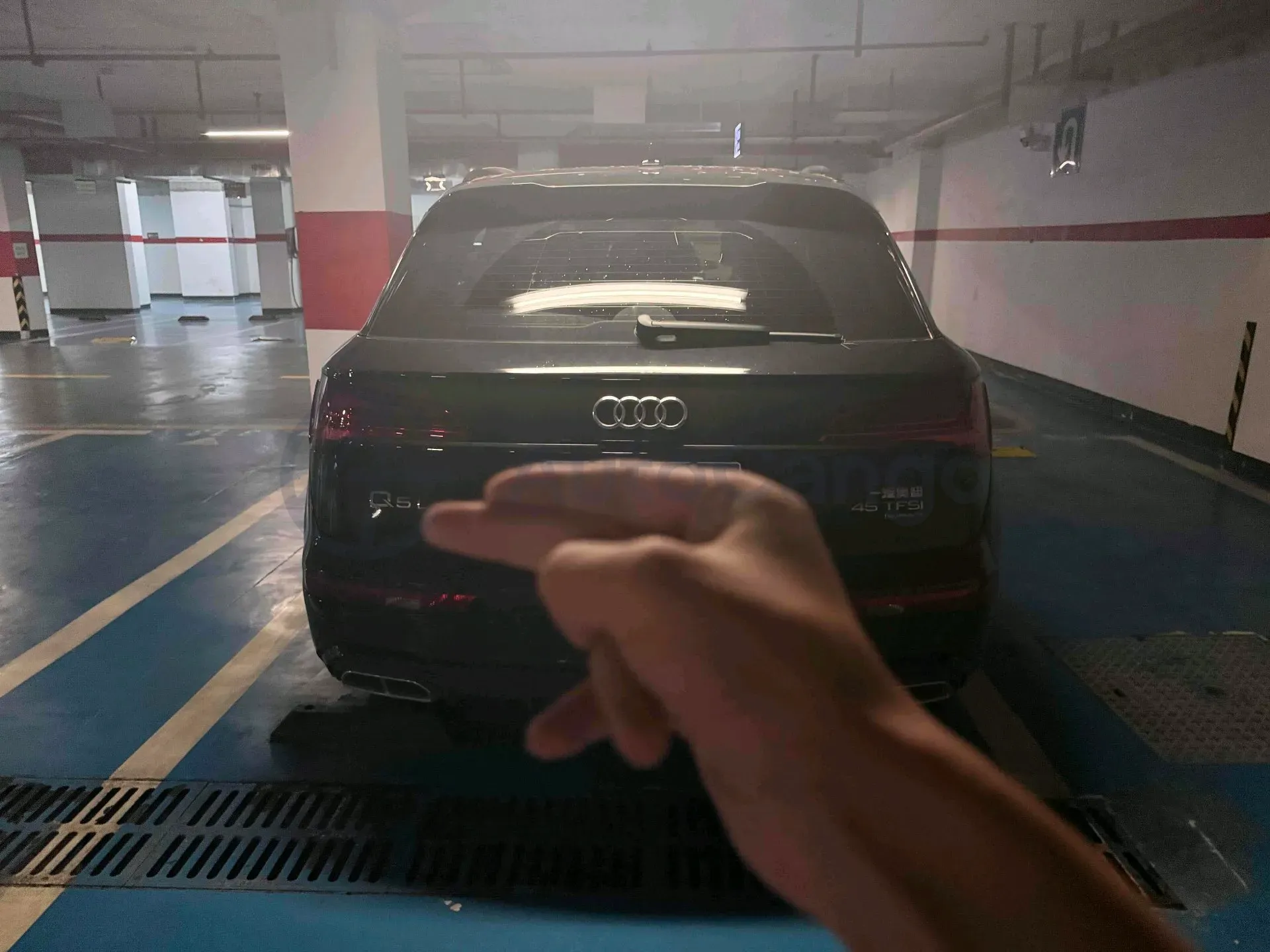 2024 Audi Q5L 2.0T 245HP L4 7DCT,autocango,china used car exporter,china ev exporter,chinese used car exporter,chinese used ev exporter