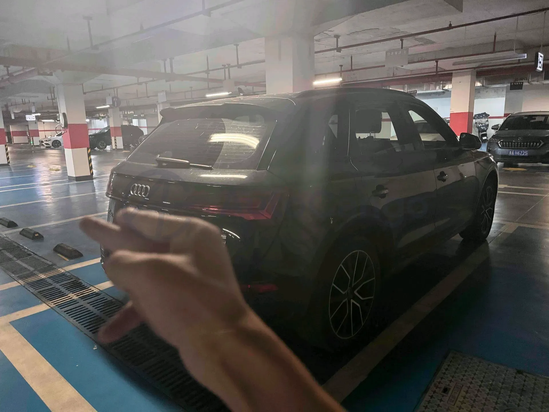 2024 Audi Q5L 2.0T 245HP L4 7DCT,autocango,china used car exporter,china ev exporter,chinese used car exporter,chinese used ev exporter