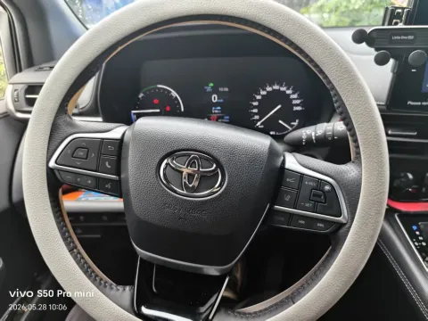 2024 Toyota Sienna 2.5L 189HP L4 E-CVT Hybrid,autocango,china used car exporter,china ev exporter,chinese used car exporter,chinese used ev exporter