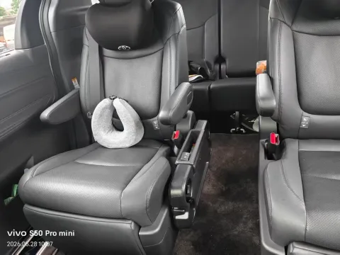 2024 Toyota Sienna 2.5L 189HP L4 E-CVT Hybrid,autocango,china used car exporter,china ev exporter,chinese used car exporter,chinese used ev exporter