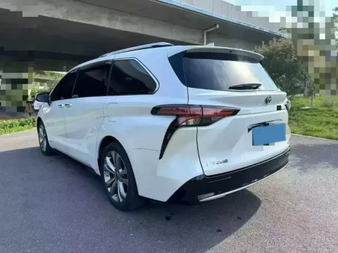 2024 Toyota Sienna 2.5L 189HP L4 E-CVT Hybrid,autocango,china used car exporter,china ev exporter,chinese used car exporter,chinese used ev exporter