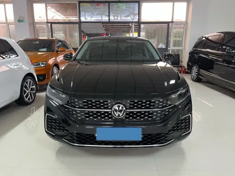 2026 Volkswagen Passat 2.0T 220HP L4 7DCT,autocango,china used car exporter,china ev exporter,chinese used car exporter,chinese used ev exporter