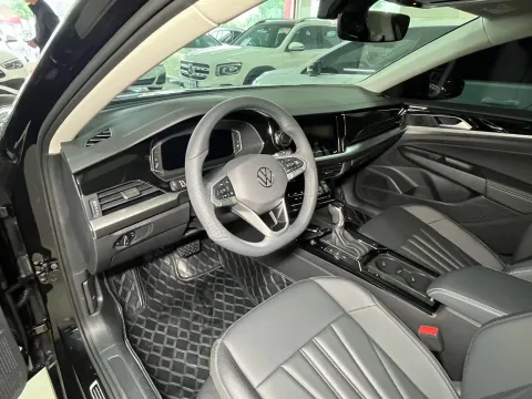 2026 Volkswagen Passat 2.0T 220HP L4 7DCT