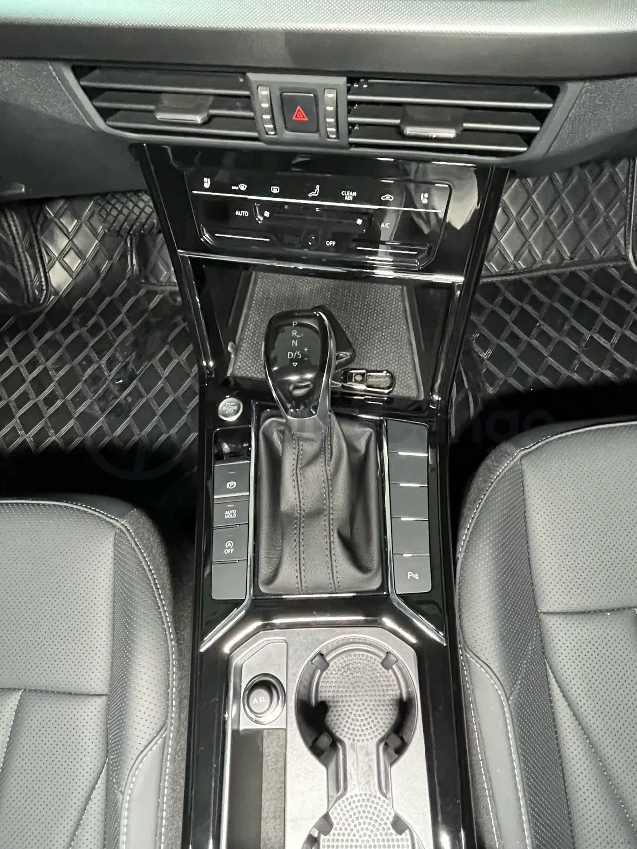 2026 Volkswagen Passat 2.0T 220HP L4 7DCT,autocango,china used car exporter,china ev exporter,chinese used car exporter,chinese used ev exporter