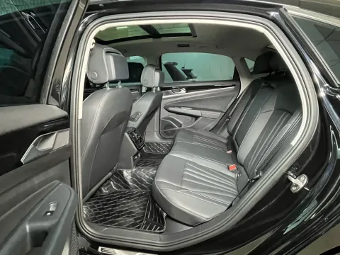 2026 Volkswagen Passat 2.0T 220HP L4 7DCT
