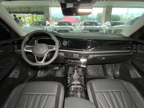 2026 Volkswagen Passat 2.0T 220HP L4 7DCT