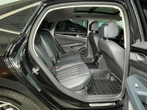 2026 Volkswagen Passat 2.0T 220HP L4 7DCT