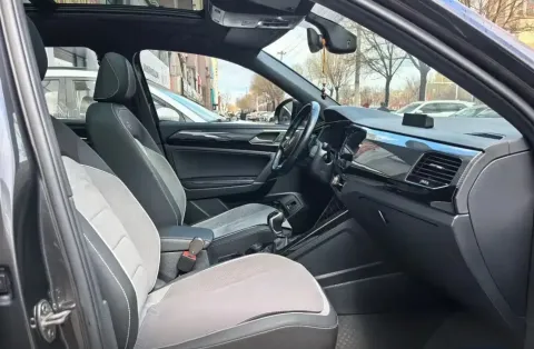 2022 Volkswagen Tayron 2.0T 220HP L4 7DCT