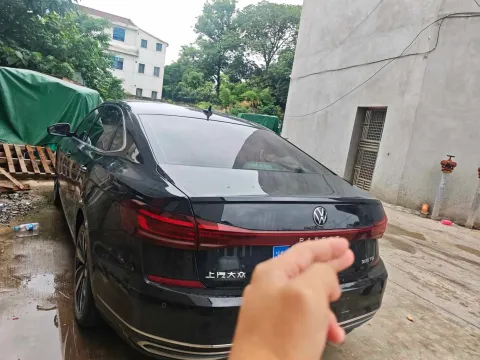 2023 Volkswagen Passat 2.0T 186HP L4 7DCT