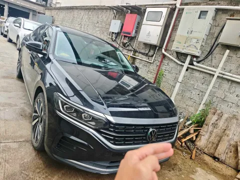 2023 Volkswagen Passat 2.0T 186HP L4 7DCT