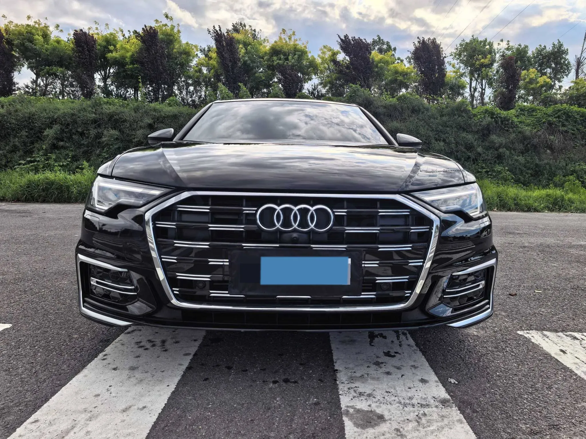 2025 Audi A6L 2.0T 245HP L4 7DCT,autocango,china used car exporter,china ev exporter,chinese used car exporter,chinese used ev exporter