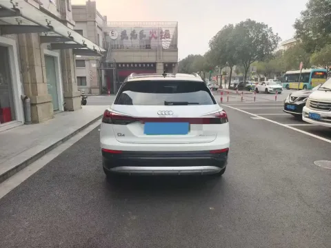 2023 Audi Q4 e-tron BEV 84.8KWH