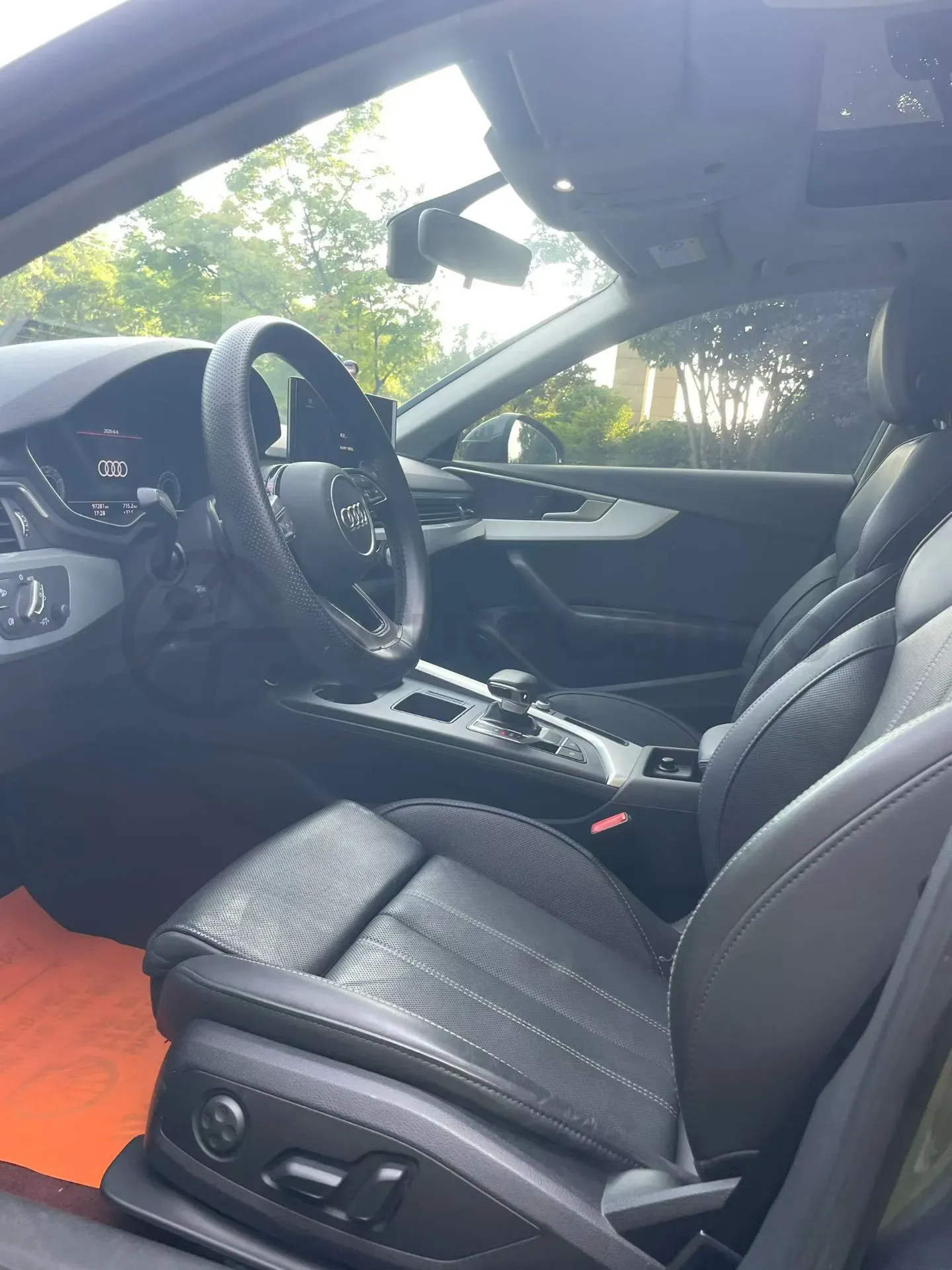 2020 Audi A4L 2.0T 190HP L4 7DCT,autocango,china used car exporter,china ev exporter,chinese used car exporter,chinese used ev exporter
