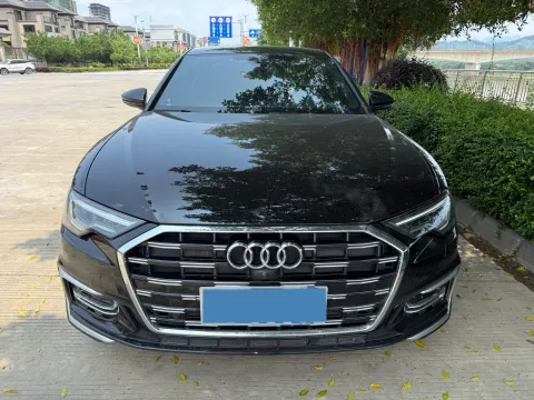 2024 Audi A6L 2.0T 245HP L4 7DCT,autocango,china used car exporter,china ev exporter,chinese used car exporter,chinese used ev exporter