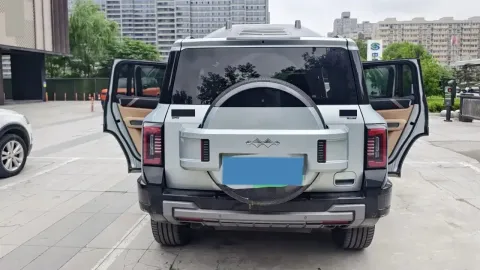 2025 FangChengBao Bao 8 2.0T 245HP L4 E-CVT PHEV 36.8KWH