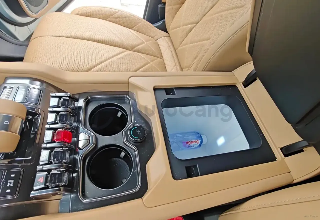 2025 FangChengBao Bao 8 2.0T 245HP L4 E-CVT PHEV 36.8KWH,autocango,china used car exporter,china ev exporter,chinese used car exporter,chinese used ev exporter