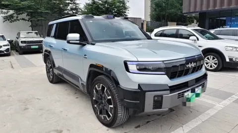 2025 FangChengBao Bao 8 2.0T 245HP L4 E-CVT PHEV 36.8KWH