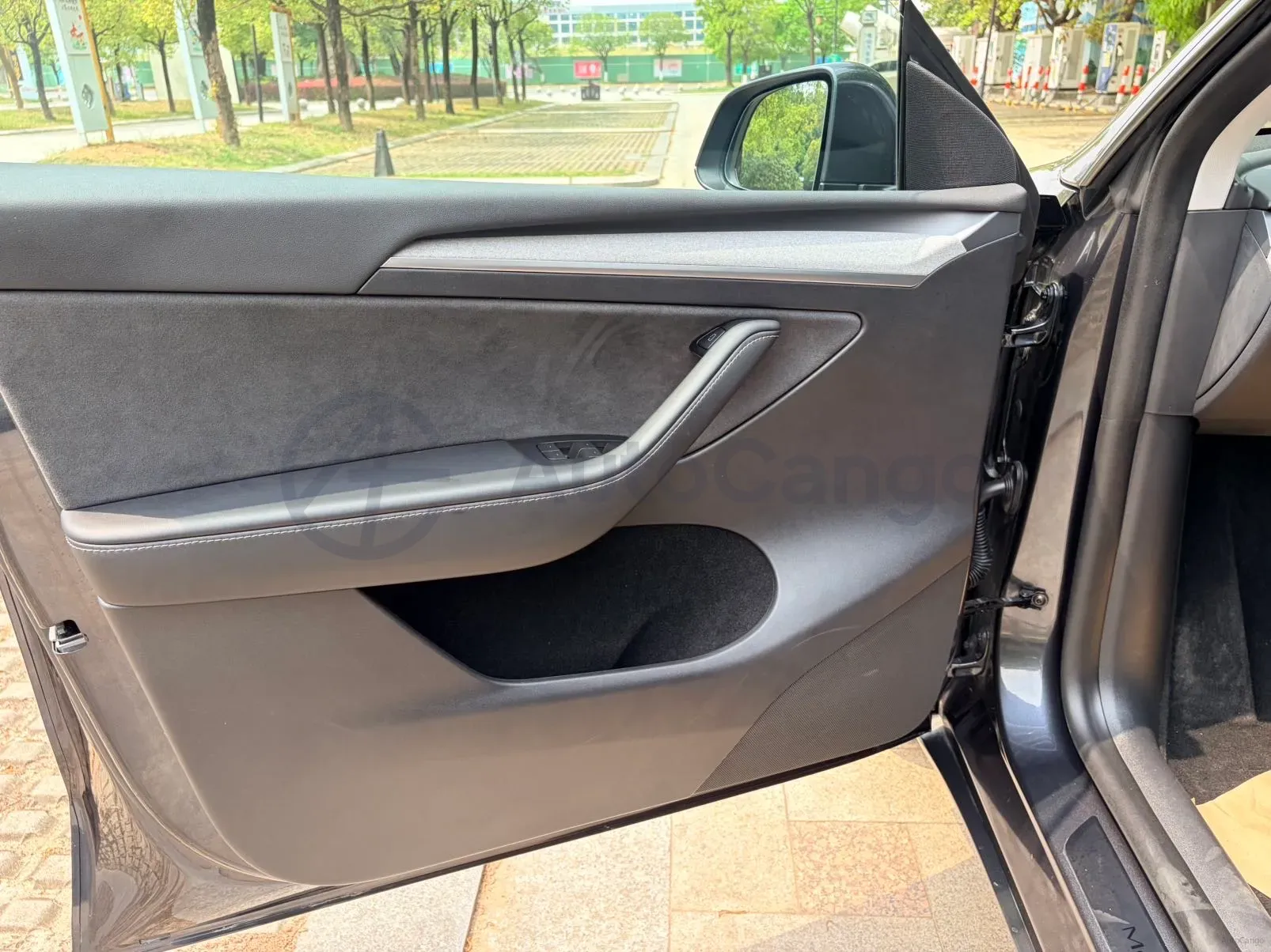 2024 Iveco OuSheng BEV 77.28KWH,autocango,china used car exporter,china ev exporter,chinese used car exporter,chinese used ev exporter