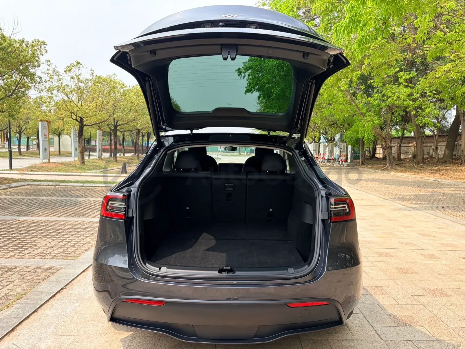 2024 Iveco OuSheng BEV 77.28KWH,autocango,china used car exporter,china ev exporter,chinese used car exporter,chinese used ev exporter