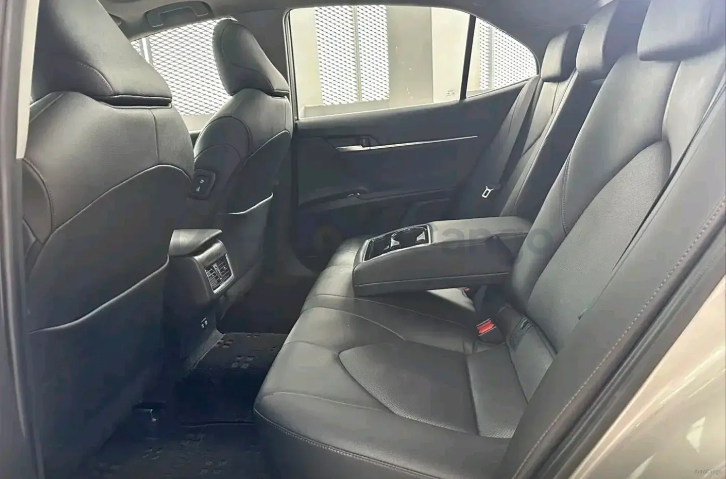 2021 Toyota Camry 2.5L 209HP L4 8AT,autocango,china used car exporter,china ev exporter,chinese used car exporter,chinese used ev exporter