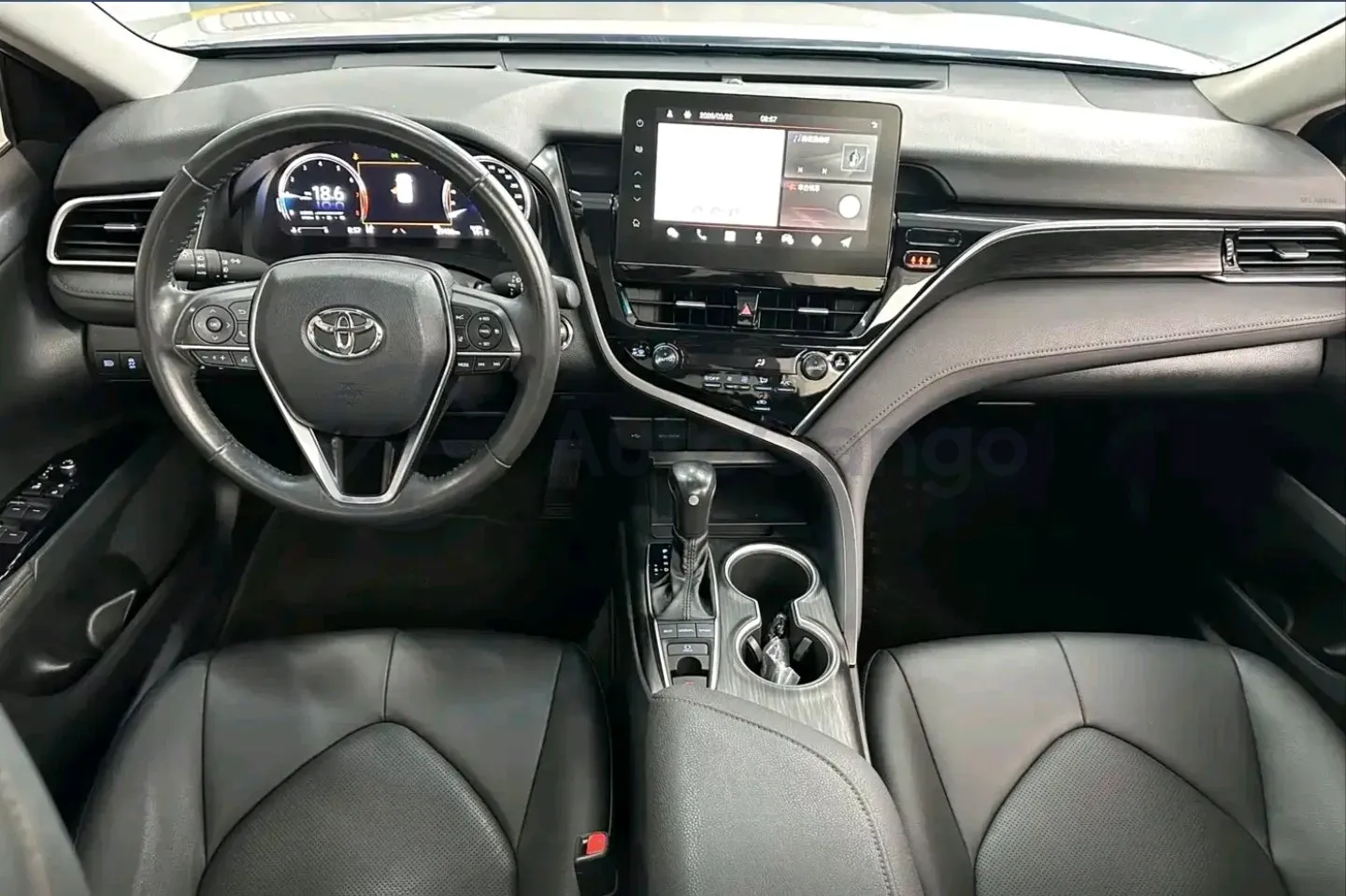 2021 Toyota Camry 2.5L 209HP L4 8AT,autocango,china used car exporter,china ev exporter,chinese used car exporter,chinese used ev exporter