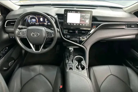 2021 Toyota Camry 2.5L 209HP L4 8AT
