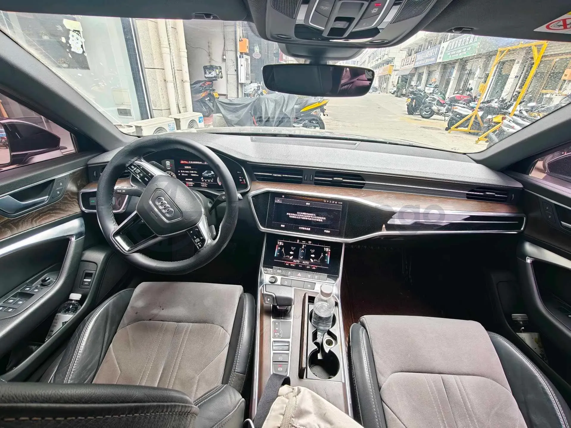 2021 Audi A6L 2.0T 190HP L4 7DCT,autocango,china used car exporter,china ev exporter,chinese used car exporter,chinese used ev exporter