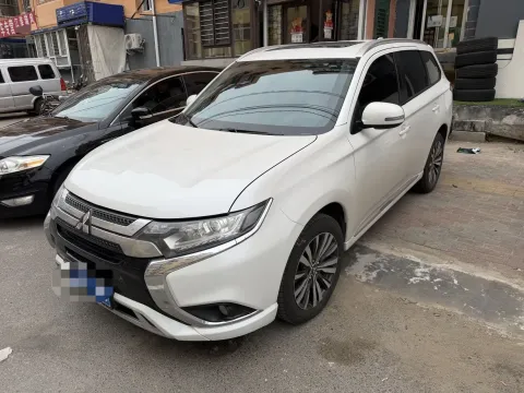 2021 MITSUBISHI OUTLANDER,autocango,china used car exporter,china ev exporter,chinese used car exporter,chinese used ev exporter