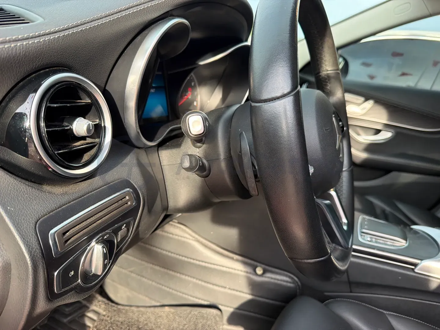 2019 Mercedes-Benz C Class 1.5T 184HP L4 9AT,autocango,china used car exporter,china ev exporter,chinese used car exporter,chinese used ev exporter