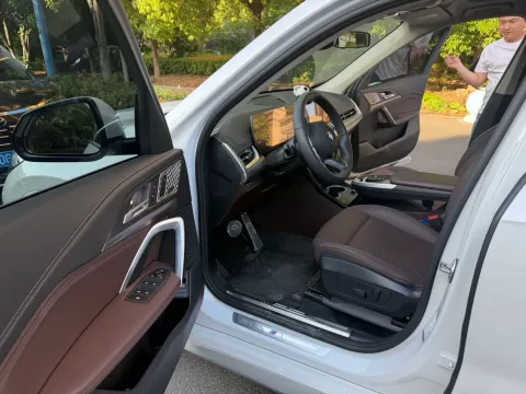 2025 BMW X1 2.0T 204HP L4 7DCT