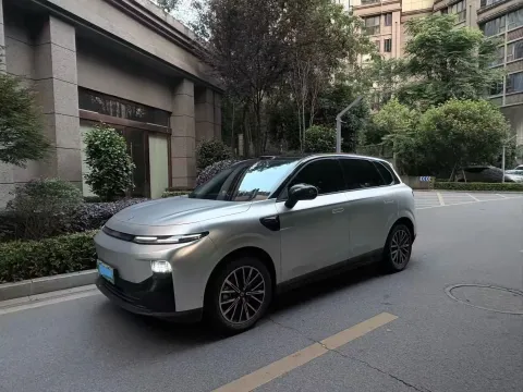 2025 LEAPMOTOR B10,autocango,china used car exporter,china ev exporter,chinese used car exporter,chinese used ev exporter