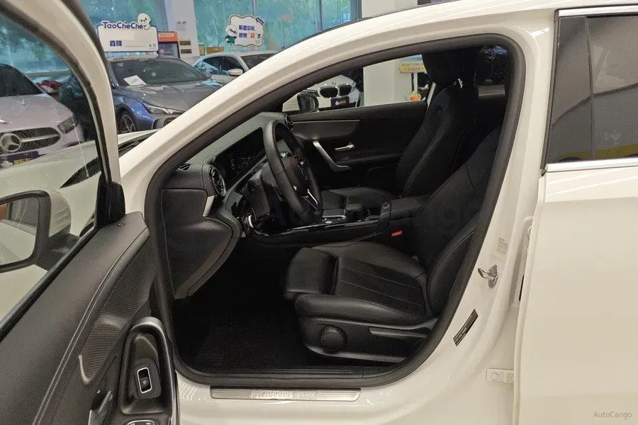 2021 Mercedes-Benz A Class 1.3T 136HP L4 7DCT,autocango,china used car exporter,china ev exporter,chinese used car exporter,chinese used ev exporter
