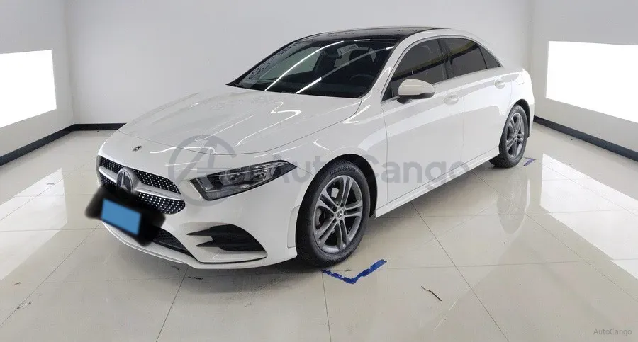 2021 Mercedes-Benz A Class 1.3T 136HP L4 7DCT,autocango,china used car exporter,china ev exporter,chinese used car exporter,chinese used ev exporter