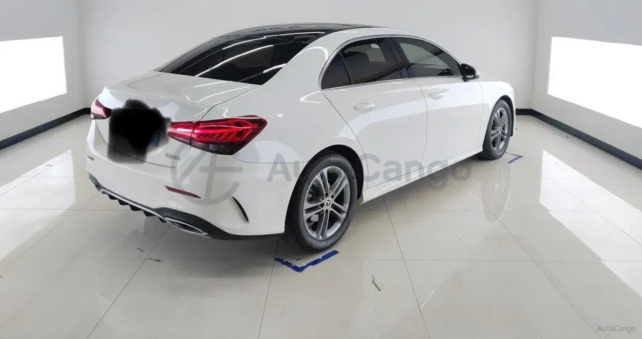 2021 Mercedes-Benz A Class 1.3T 136HP L4 7DCT,autocango,china used car exporter,china ev exporter,chinese used car exporter,chinese used ev exporter