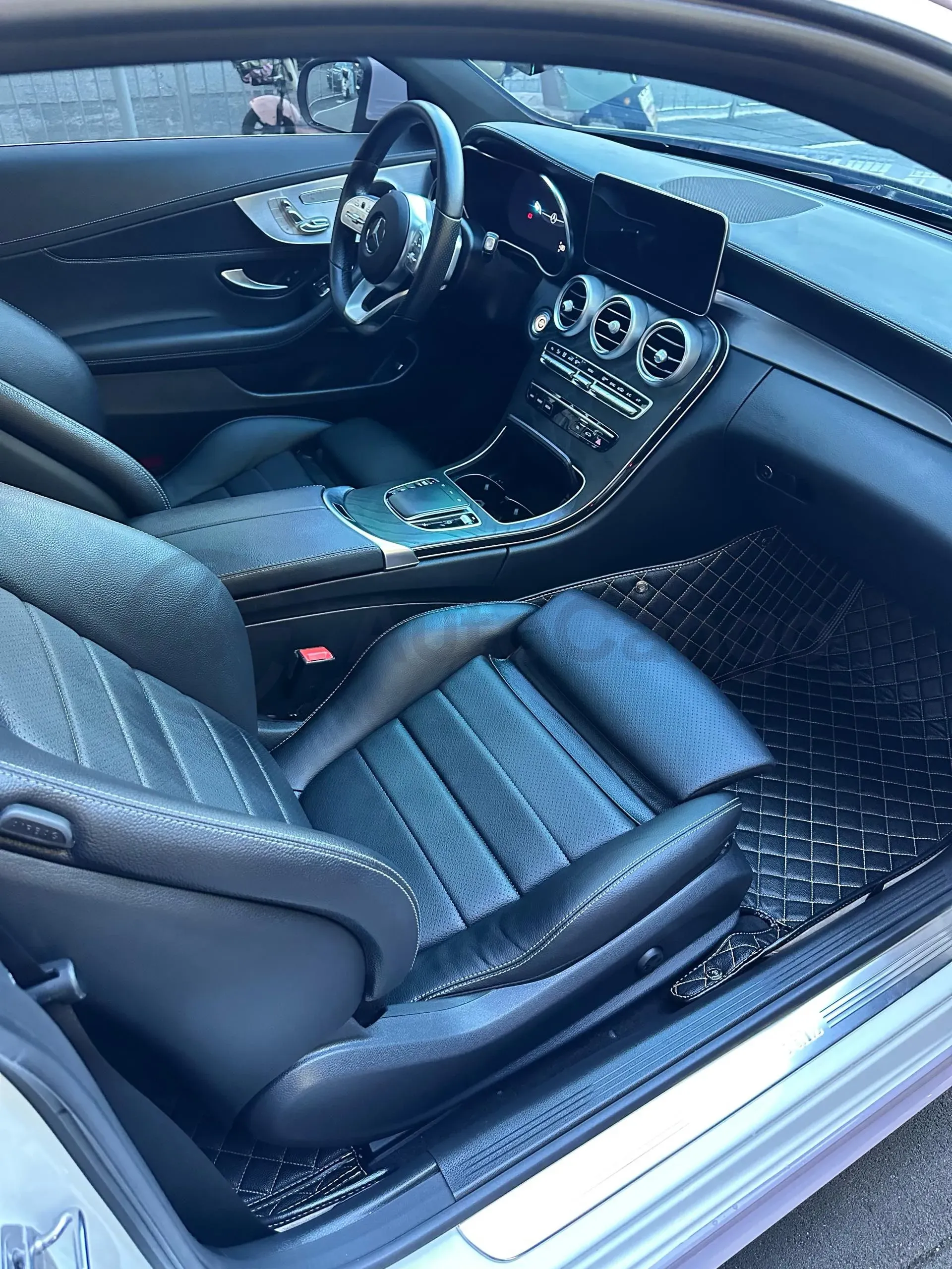 2021 Mercedes-Benz C Class 1.5T 184HP L4 9AT,autocango,china used car exporter,china ev exporter,chinese used car exporter,chinese used ev exporter