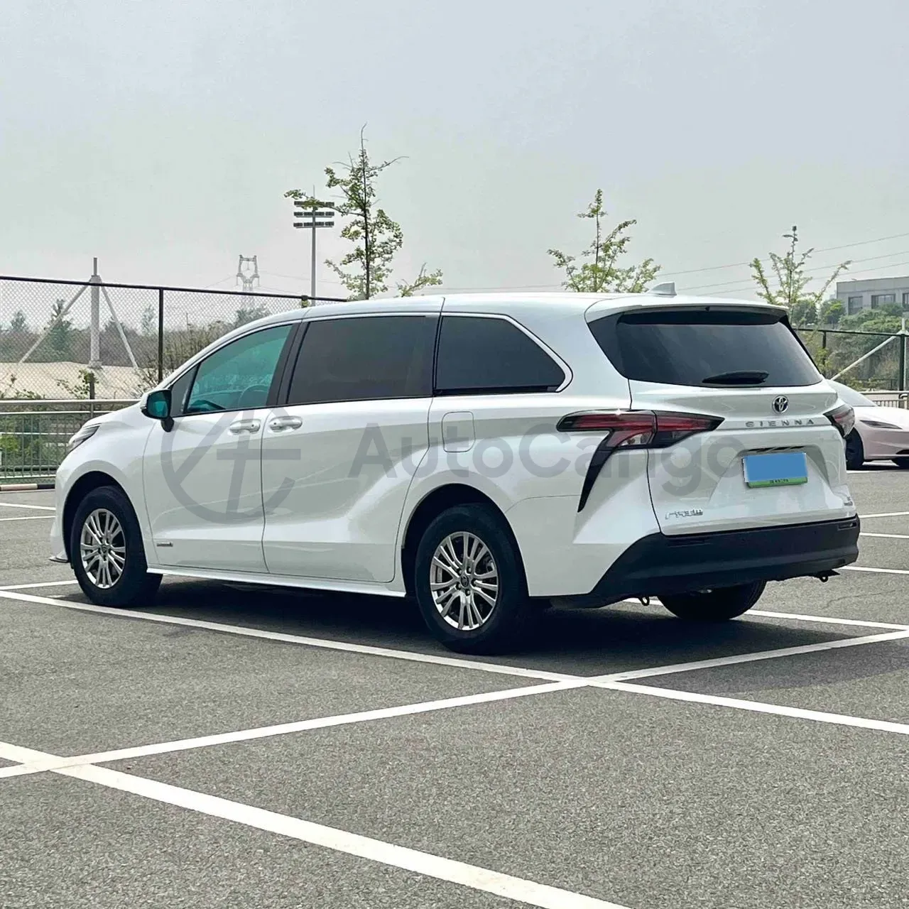 2023 Toyota Sienna 2.5L 189HP L4 E-CVT Hybrid,autocango,china used car exporter,china ev exporter,chinese used car exporter,chinese used ev exporter