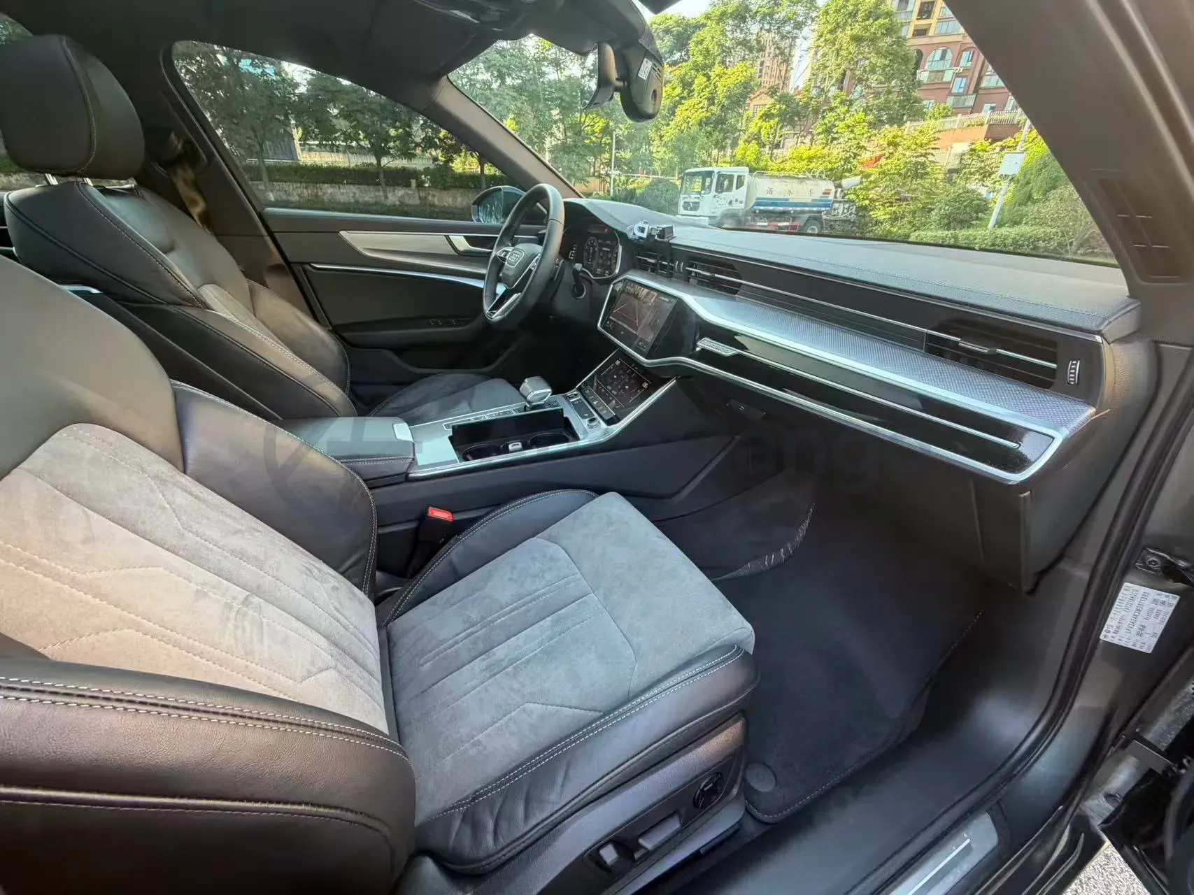 2021 Audi A6L 2.0T 224HP L4 7DCT,autocango,china used car exporter,china ev exporter,chinese used car exporter,chinese used ev exporter