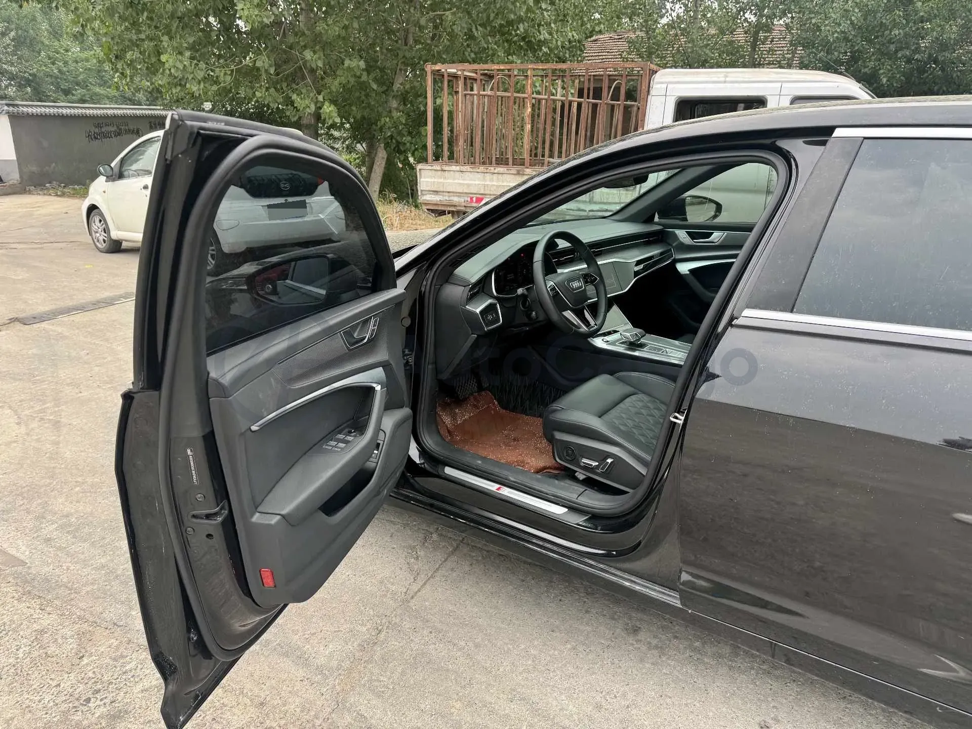 2025 Audi A6L 2.0T 245HP L4 7DCT,autocango,china used car exporter,china ev exporter,chinese used car exporter,chinese used ev exporter