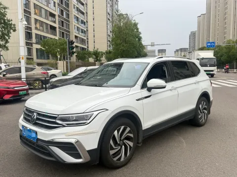 2023 VOLKSWAGEN TIGUAN L,autocango,china used car exporter,china ev exporter,chinese used car exporter,chinese used ev exporter