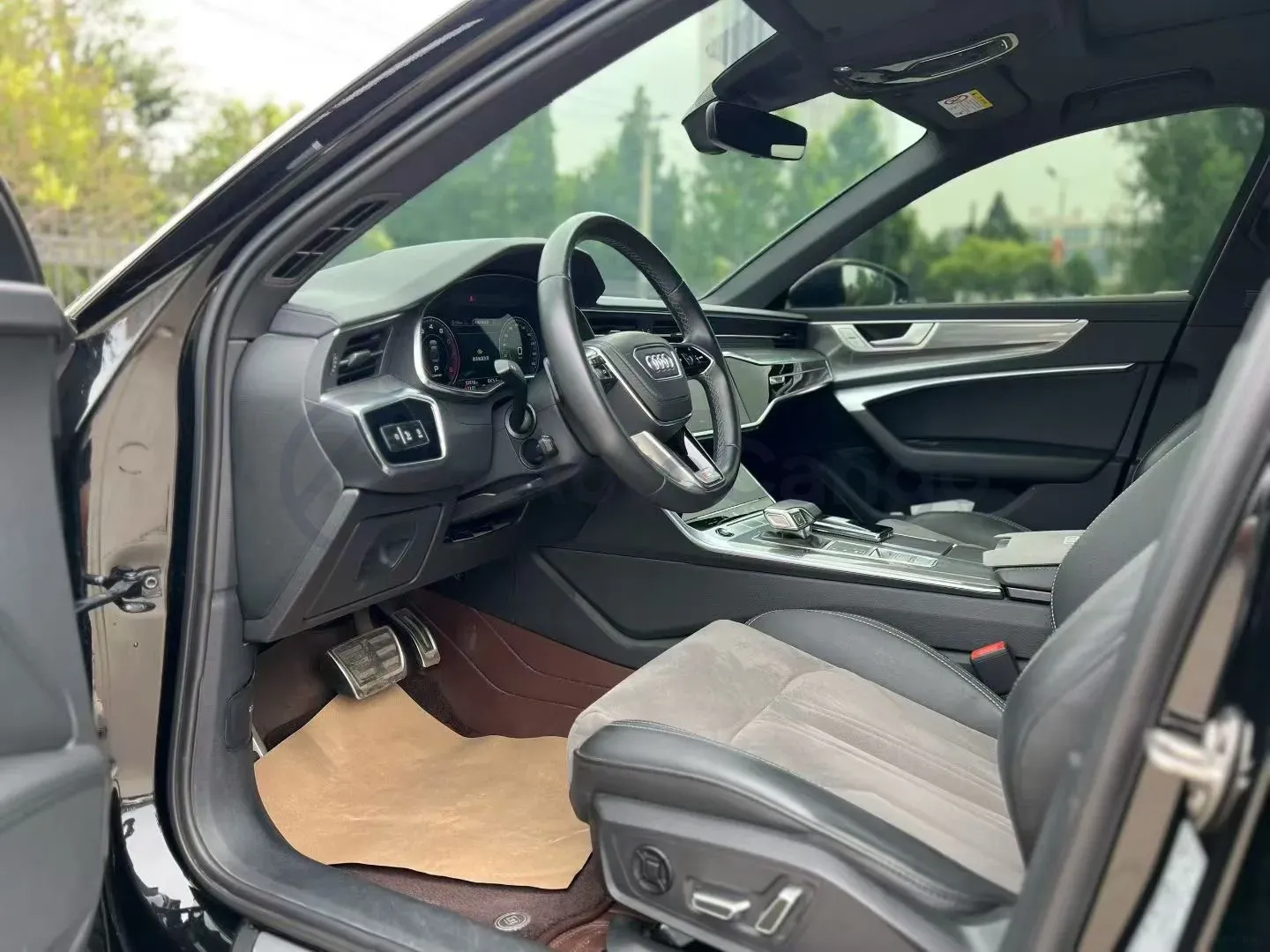 2023 Audi A6L 2.0T 190HP L4 7DCT,autocango,china used car exporter,china ev exporter,chinese used car exporter,chinese used ev exporter