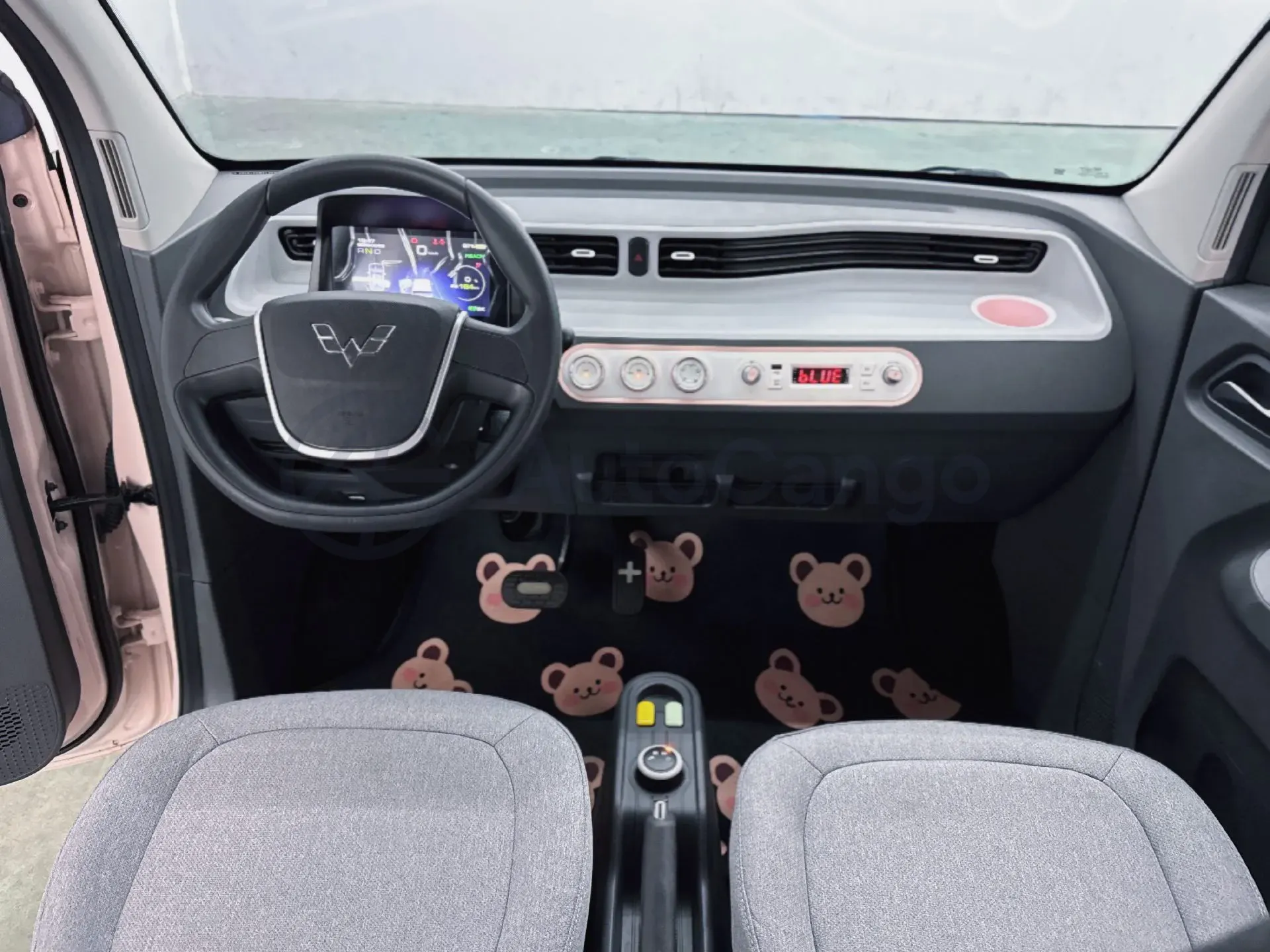 2021 WuLing HongGuang MINI EV BEV 13.9KWH,autocango,china used car exporter,china ev exporter,chinese used car exporter,chinese used ev exporter