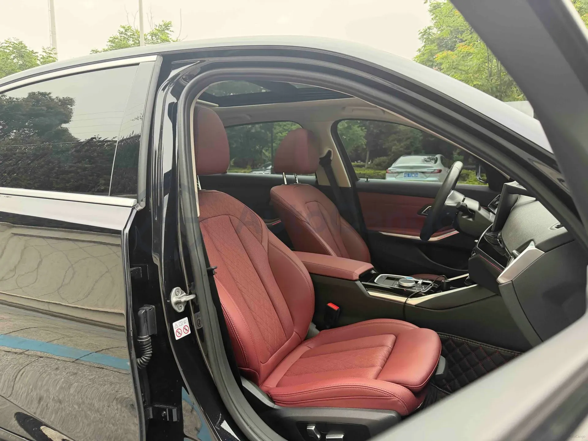 2024 BMW i3 BEV 70KWH,autocango,china used car exporter,china ev exporter,chinese used car exporter,chinese used ev exporter