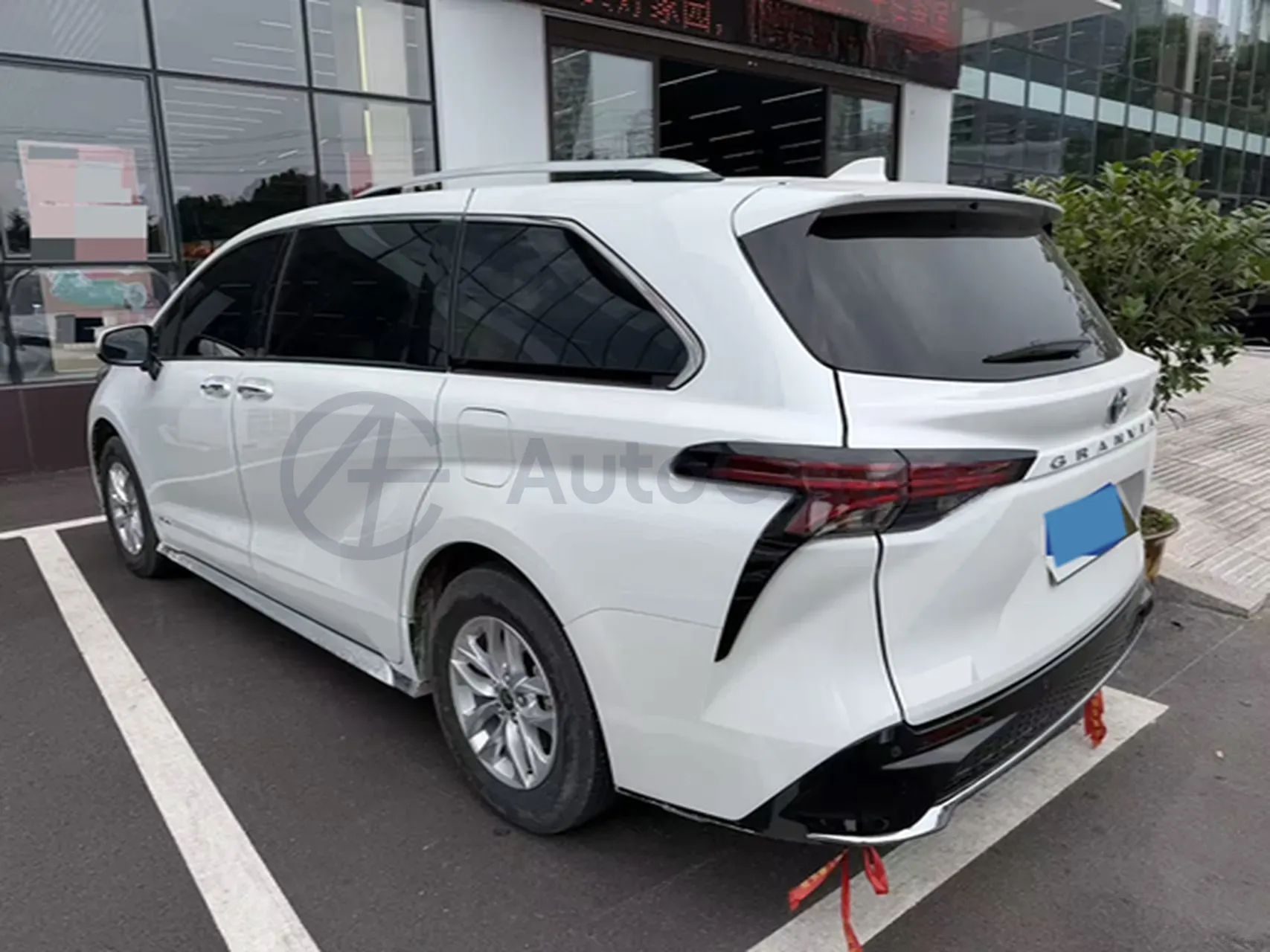2024 Toyota Granvia 2.5L 189HP L4 E-CVT Hybrid,autocango,china used car exporter,china ev exporter,chinese used car exporter,chinese used ev exporter