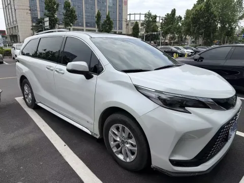 2024 Toyota Granvia 2.5L 189HP L4 E-CVT Hybrid