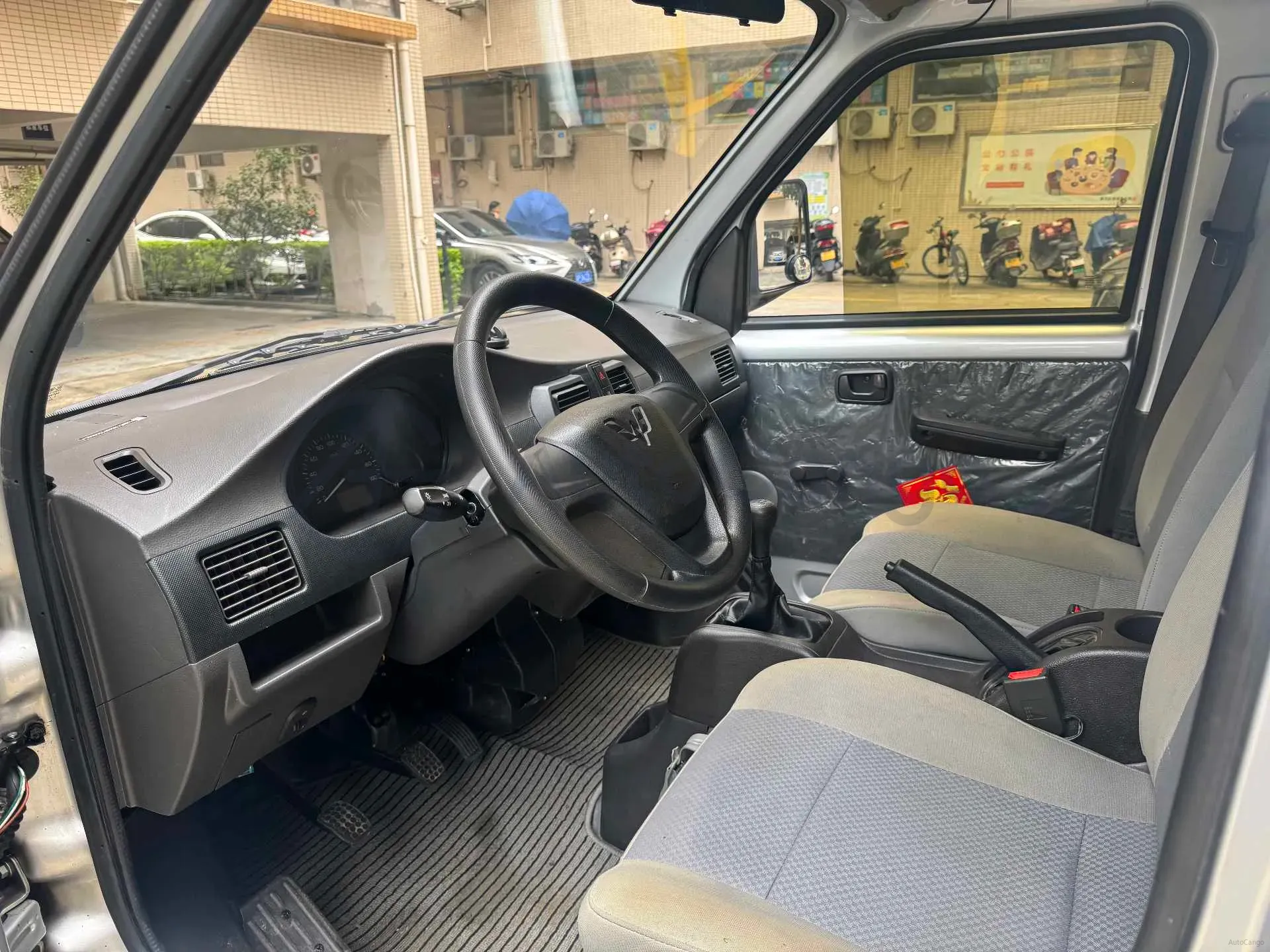 2022 WuLing RongGuang Mini Truck 1.5L 99HP L4 5MT,autocango,china used car exporter,china ev exporter,chinese used car exporter,chinese used ev exporter