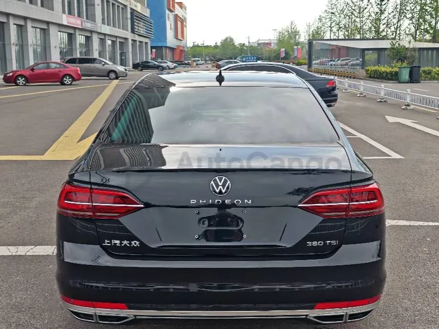 2021 Volkswagen Phideon 2.0T 224HP L4 7DCT,autocango,china used car exporter,china ev exporter,chinese used car exporter,chinese used ev exporter
