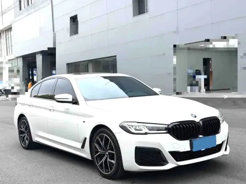 2022 BMW 5 Series 2.0T 252HP L4 8AT